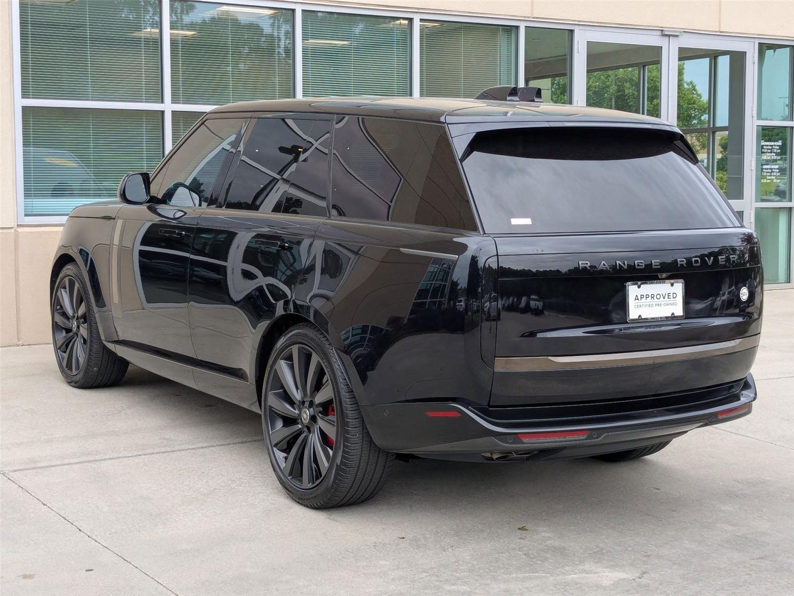 2024 Land Rover Range Rover SV photo 7