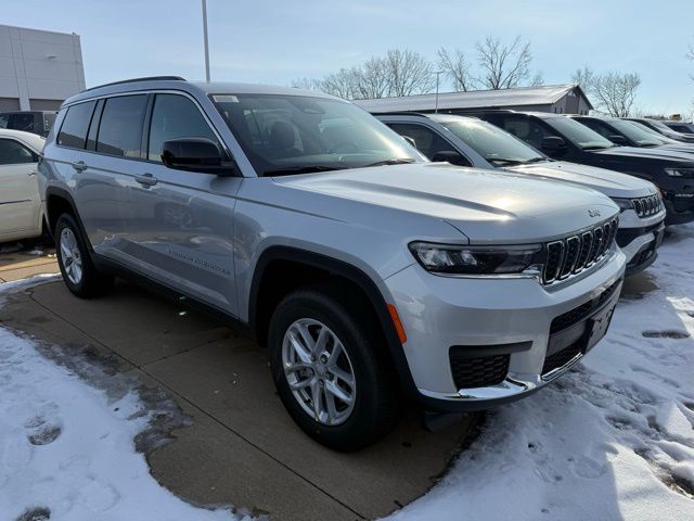 2025 Jeep Grand Cherokee L Laredo's photo