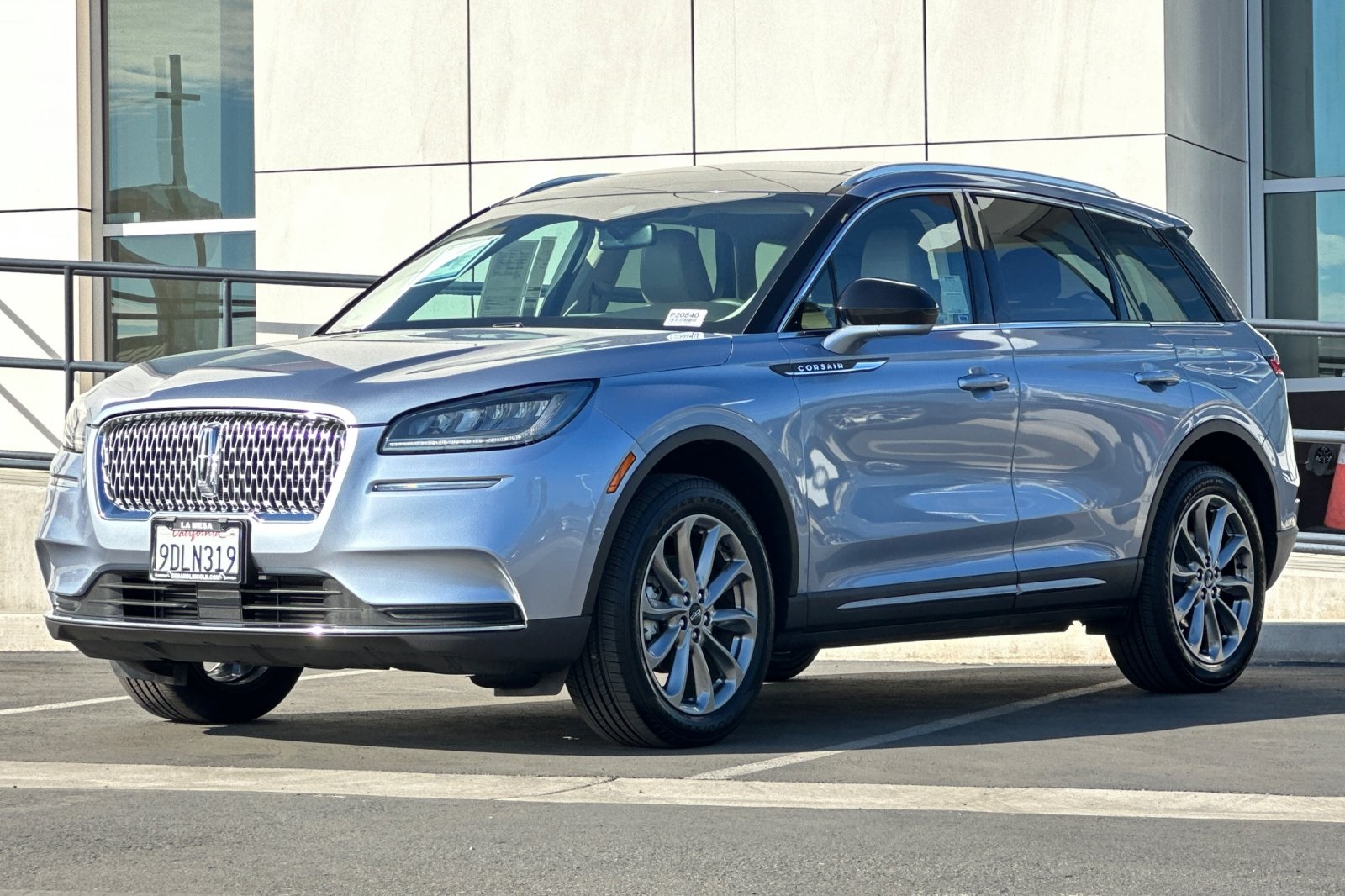 2022 Lincoln Corsair Standard photo 6