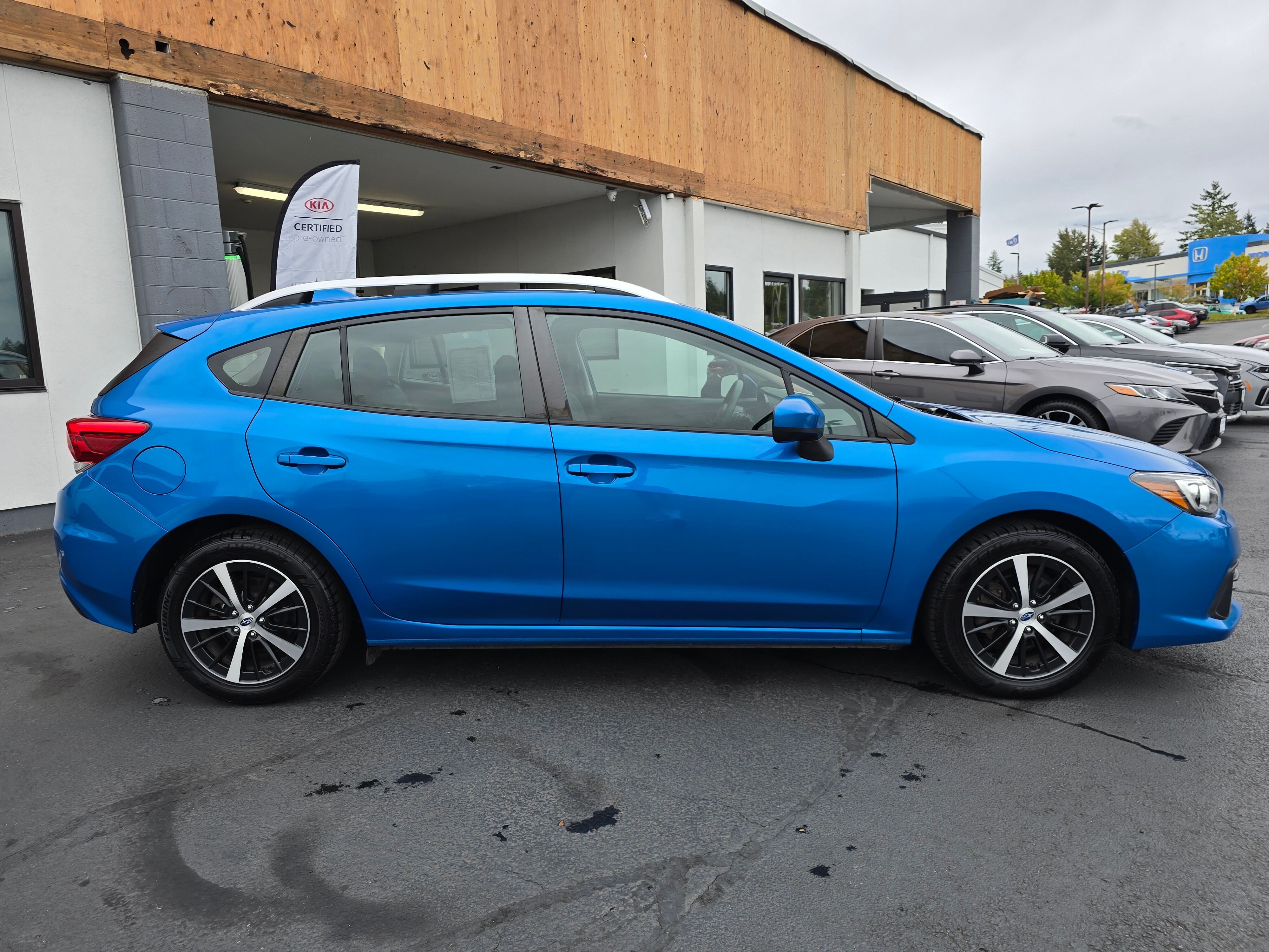 2023 Subaru Impreza Premium photo 3