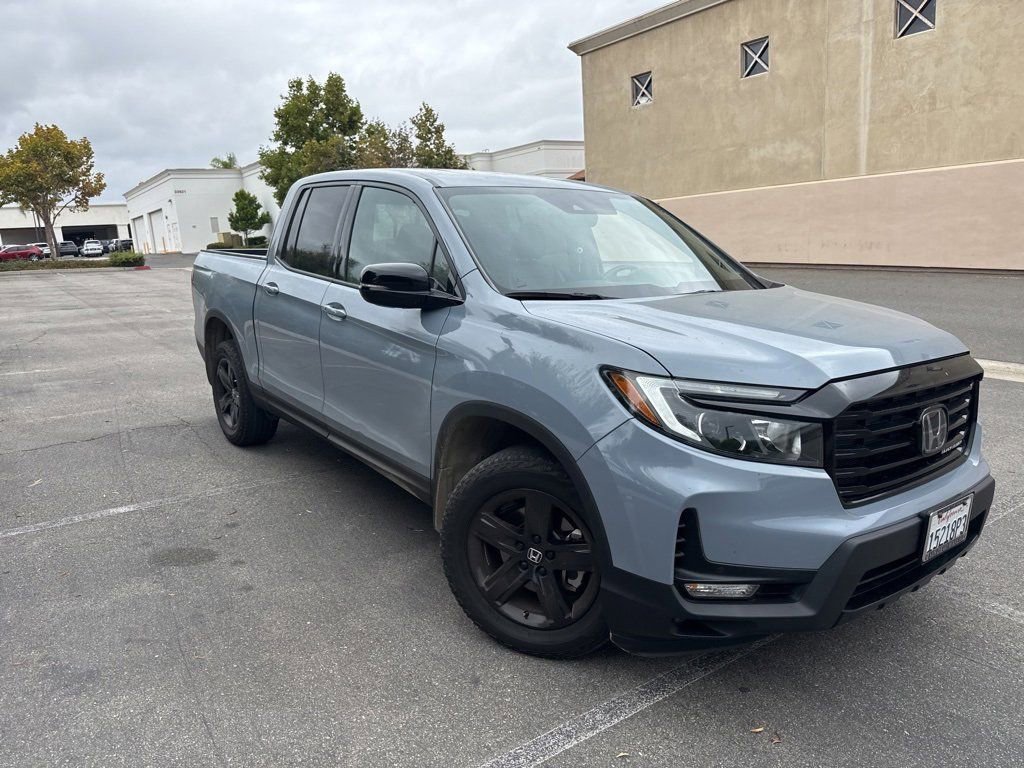 2022 Honda Ridgeline Black Edition photo 2