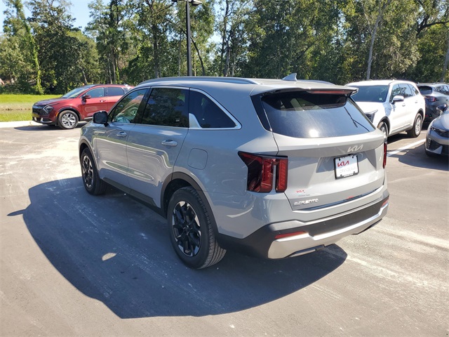 2026 Kia Sorento S photo 4