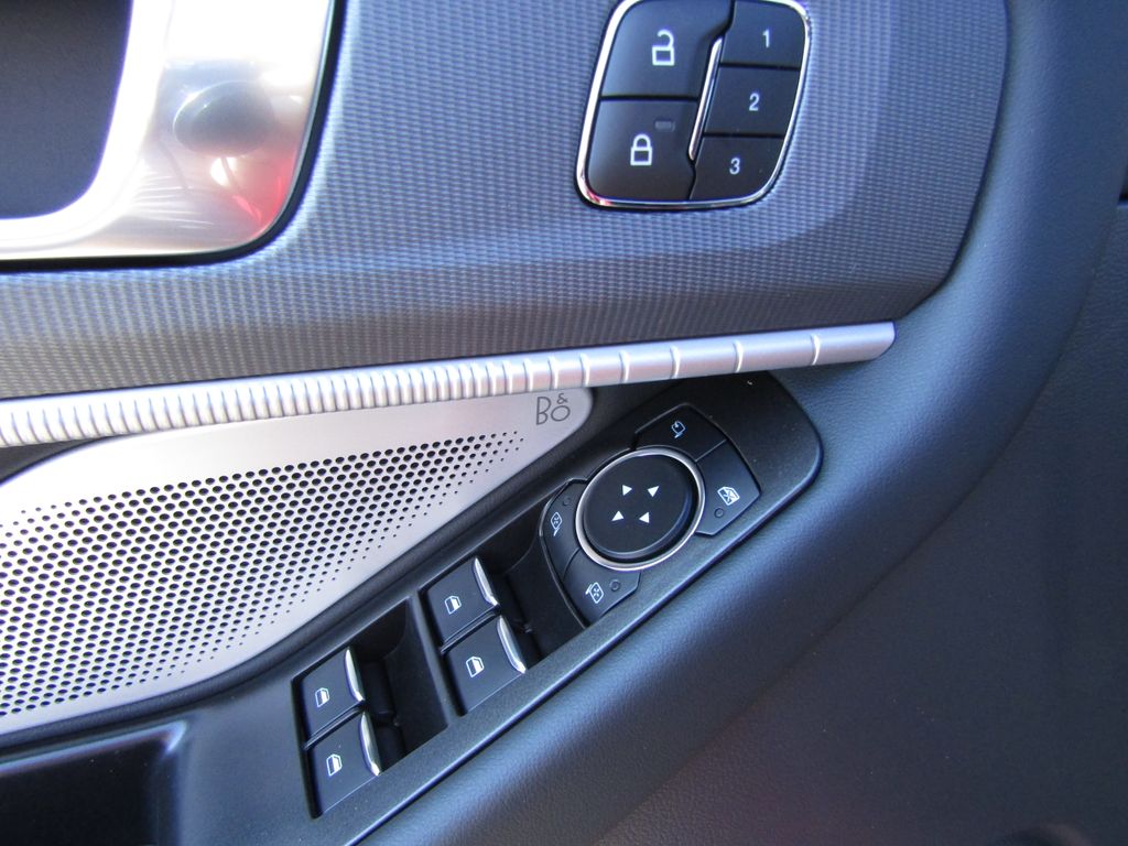 2025 Ford Explorer ST photo 10