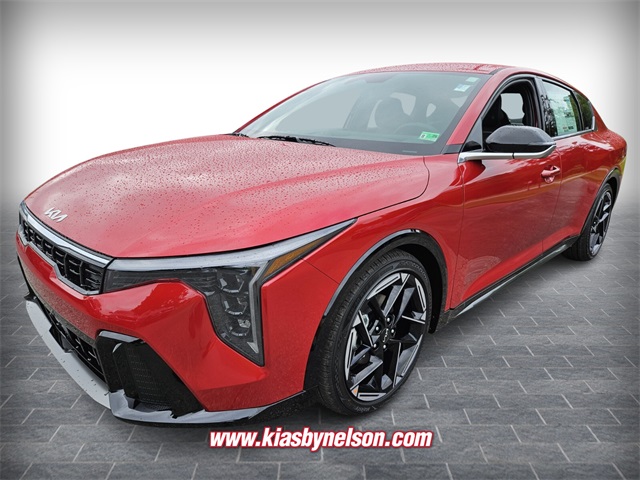2025 Kia K4 GT-Line photo 3