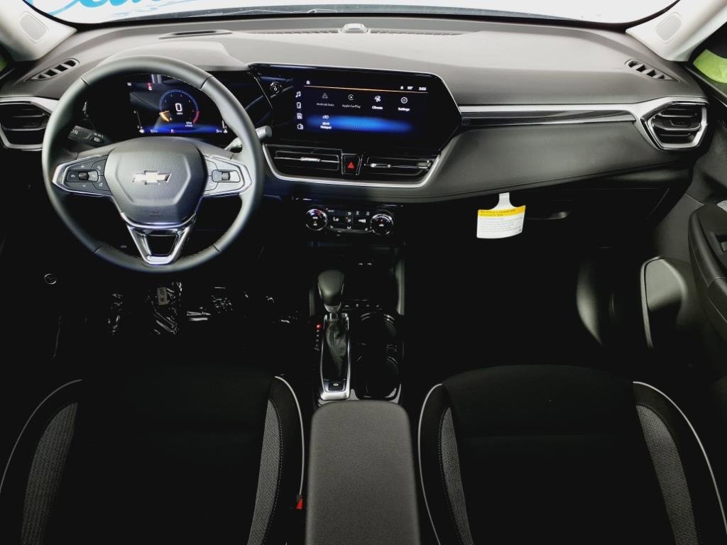 2026 Chevrolet Trailblazer LT photo 2