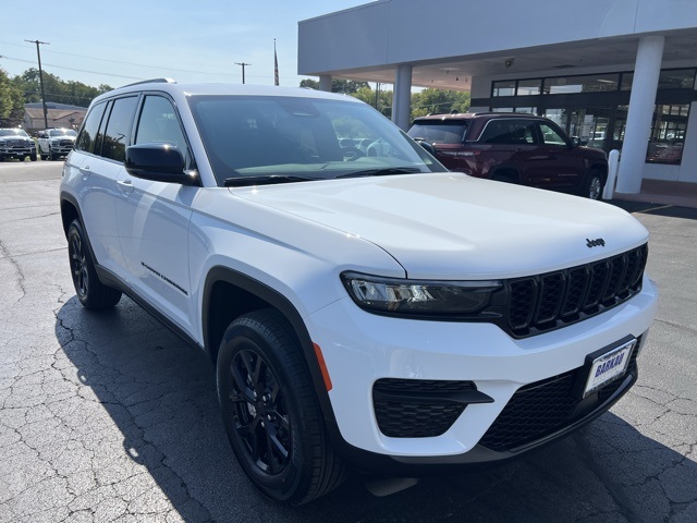 2025 Jeep Grand Cherokee Altitude's photo