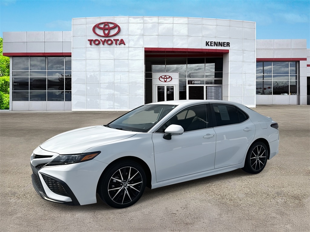 2023 Toyota Camry SE photo 2