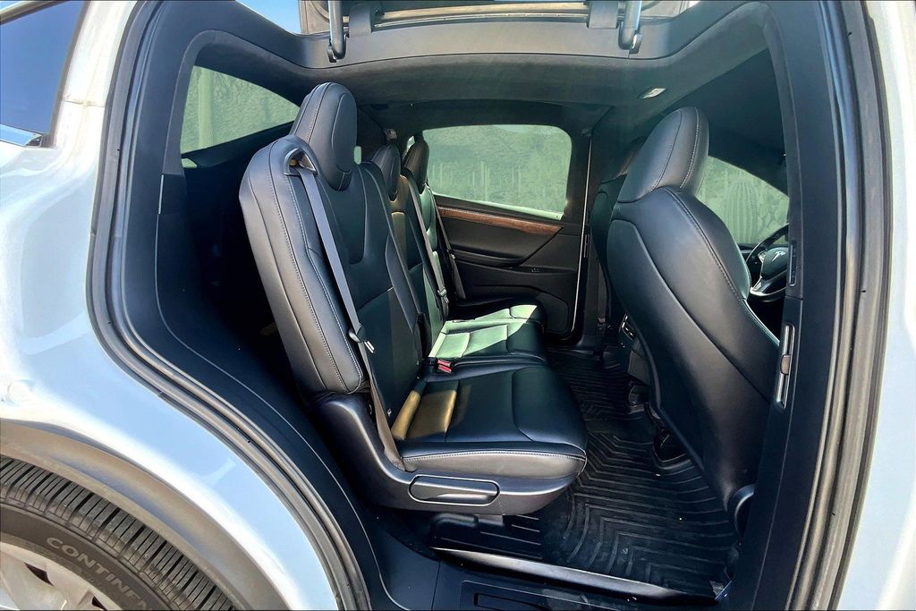 2020 Tesla Model X Long Range photo 25