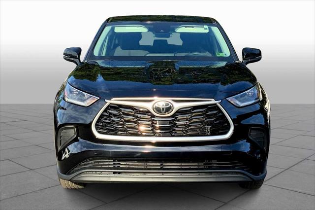 2021 Toyota Highlander L photo 2
