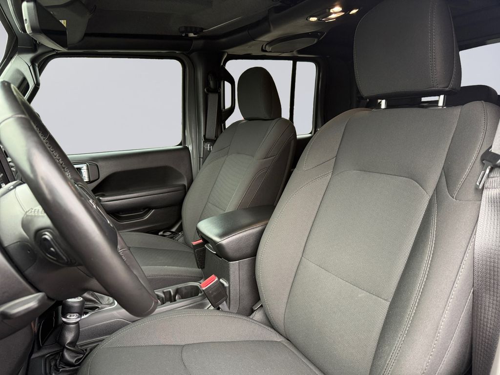 2022 Jeep Gladiator Sport photo 10