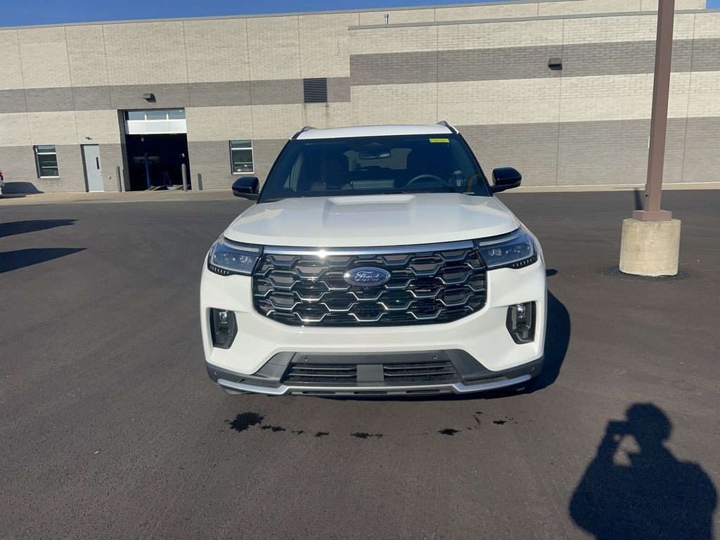2025 Ford Explorer Platinum photo 2