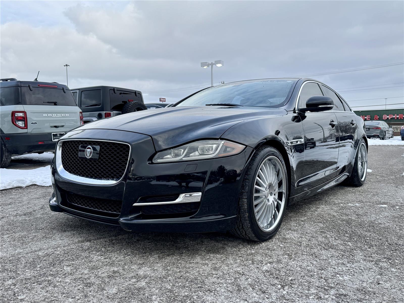 2016 Jaguar XJ R-Sport