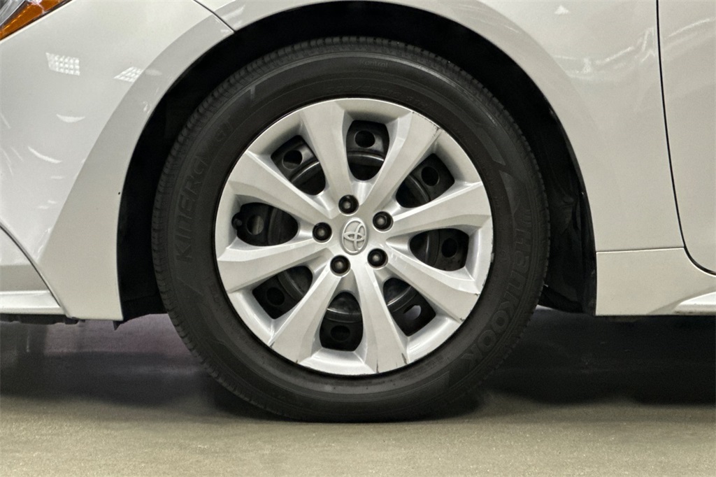 2023 Toyota Corolla LE photo 22