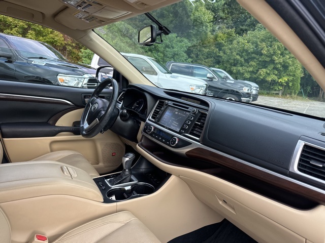 2015 Toyota Highlander Limited photo 43
