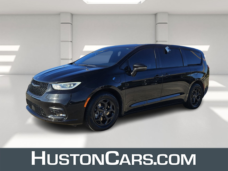 2022 Chrysler Pacifica Hybrid Touring L's photo