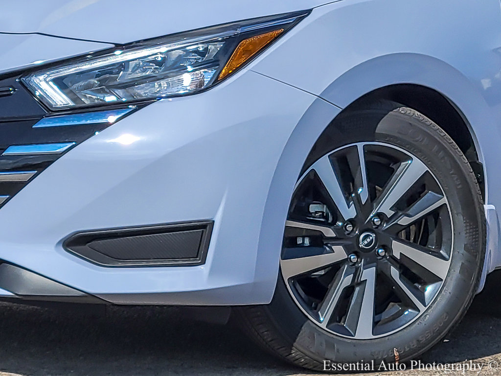 2025 Nissan Versa SV photo 3