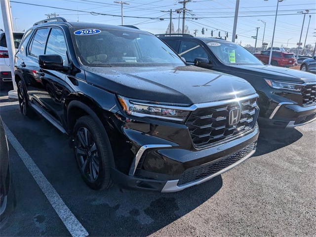 2025 Honda Pilot Touring's photo