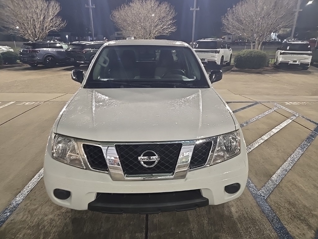 2019 Nissan Frontier SV photo 2