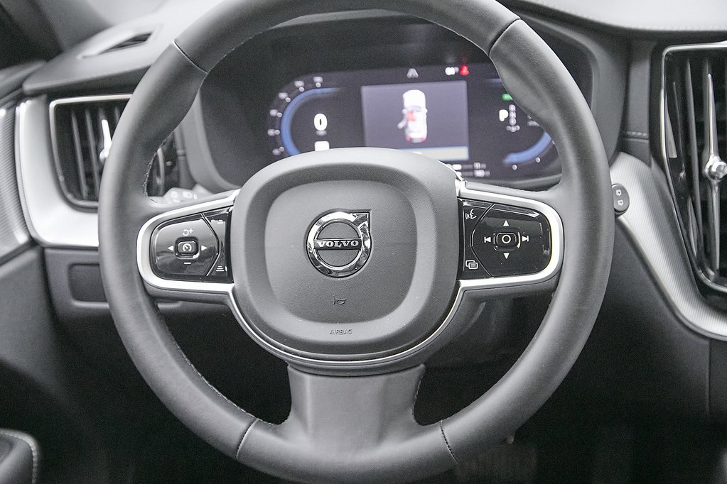 2025 VOLVO XC60 - Image 28