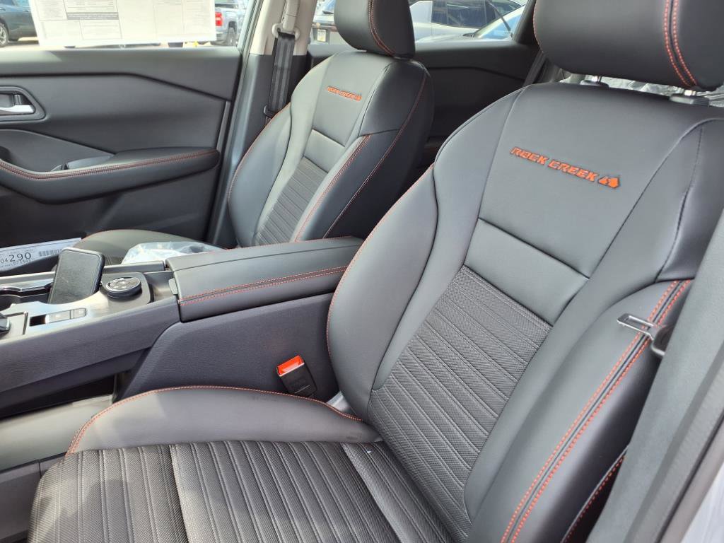2026 Nissan Rogue SV photo 4