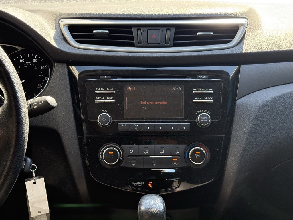 2016 Nissan Rogue S photo 10