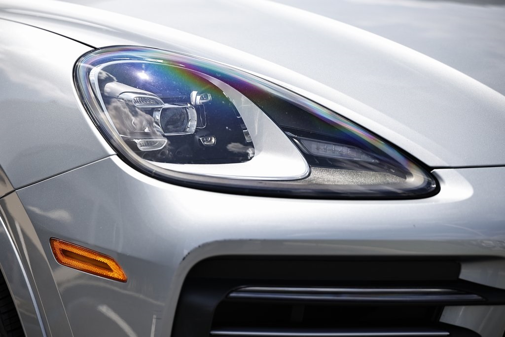 2022 Porsche Cayenne Base photo 18