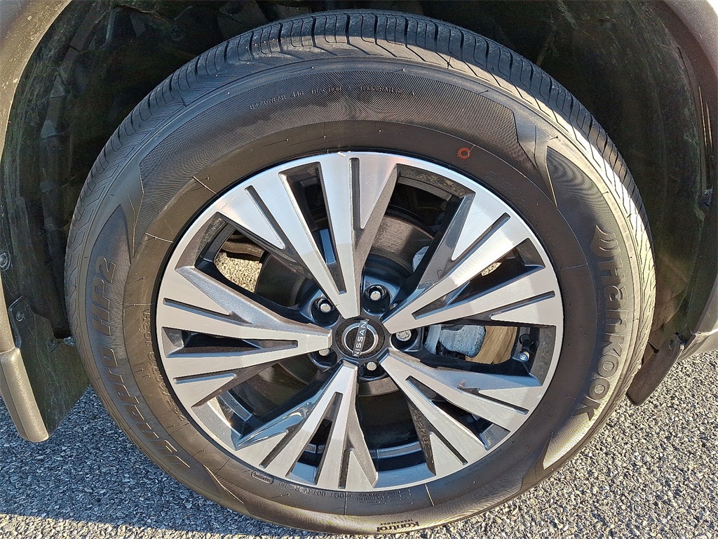 2023 Nissan Rogue SV photo 9