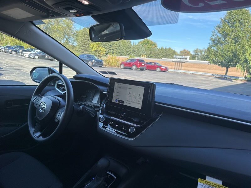 2025 Toyota Corolla LE photo 42