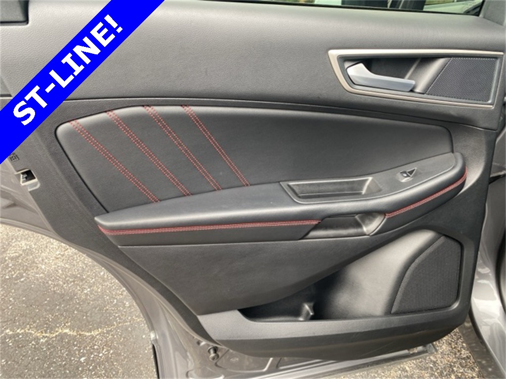 2024 Ford Edge ST photo 22