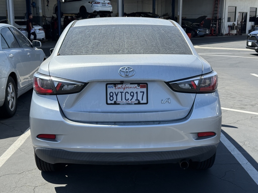 2017 Toyota Yaris iA Base photo 4