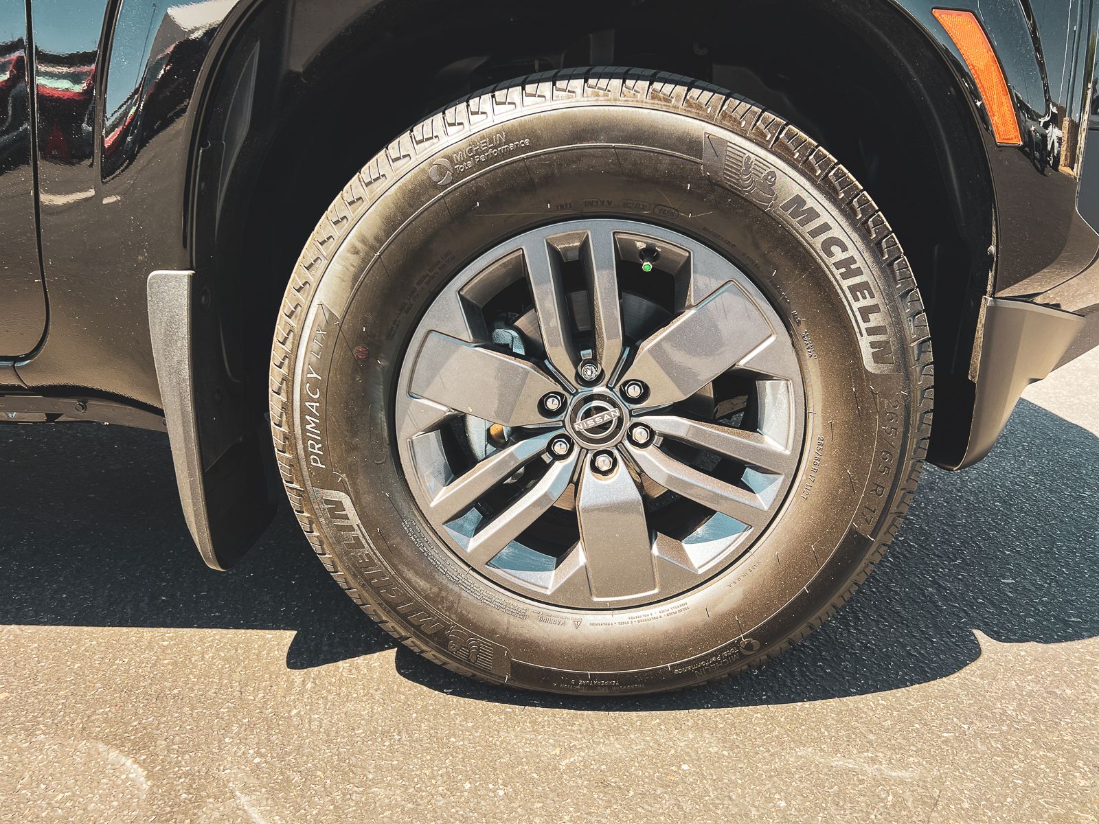 2025 Nissan Frontier SV photo 3