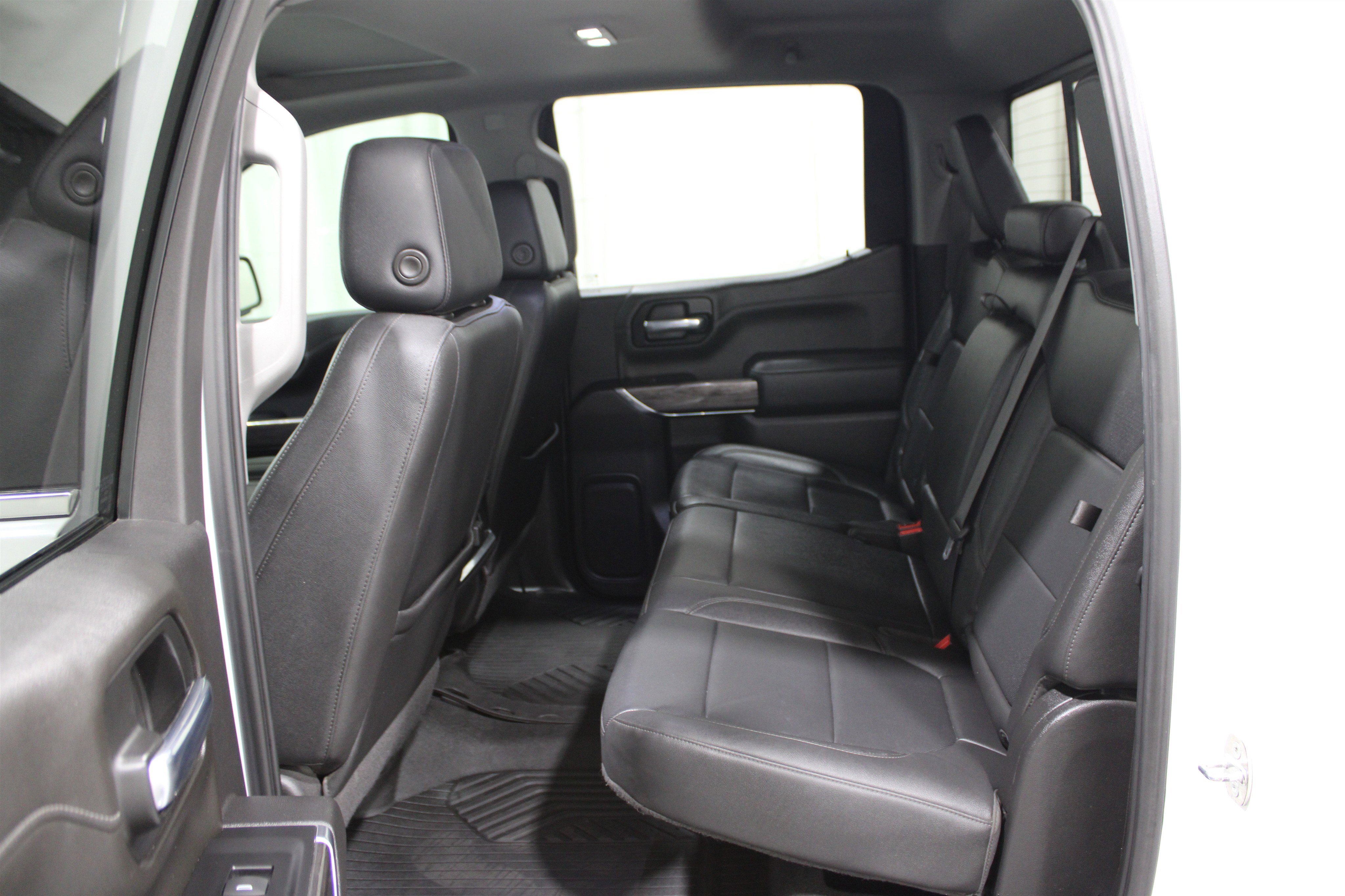 2022 Chevrolet Silverado 1500 LTZ photo 2