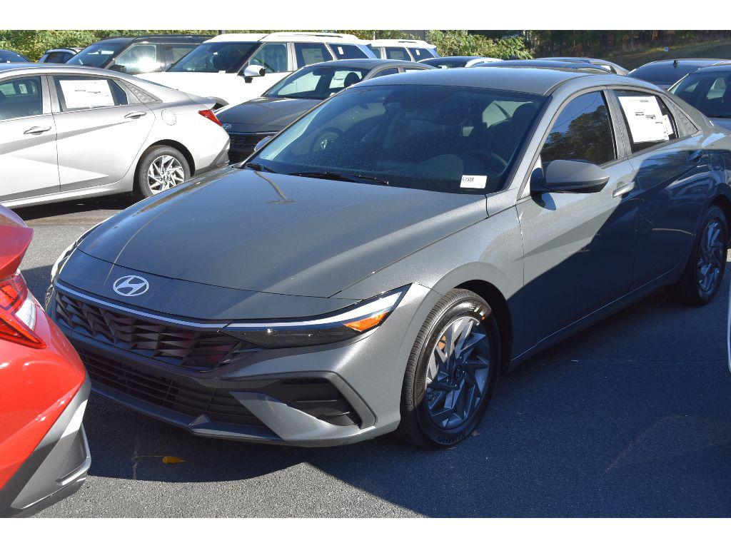 2026 Hyundai Elantra Blue's photo