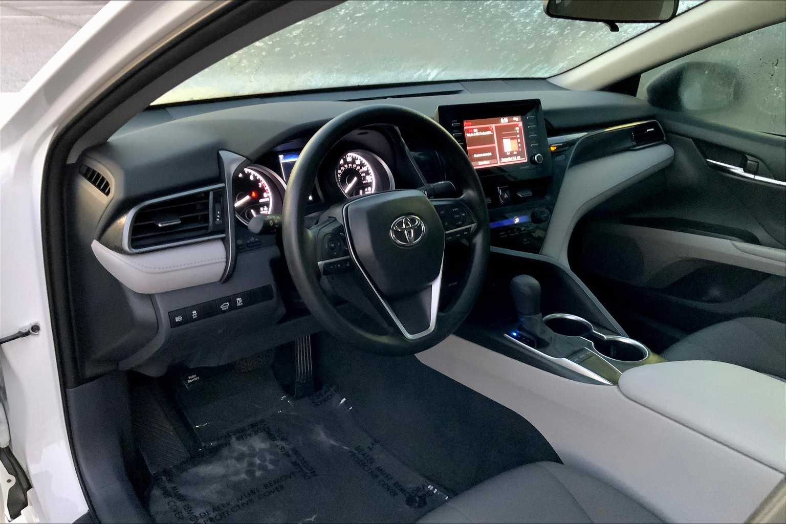 2023 Toyota Camry LE photo 16