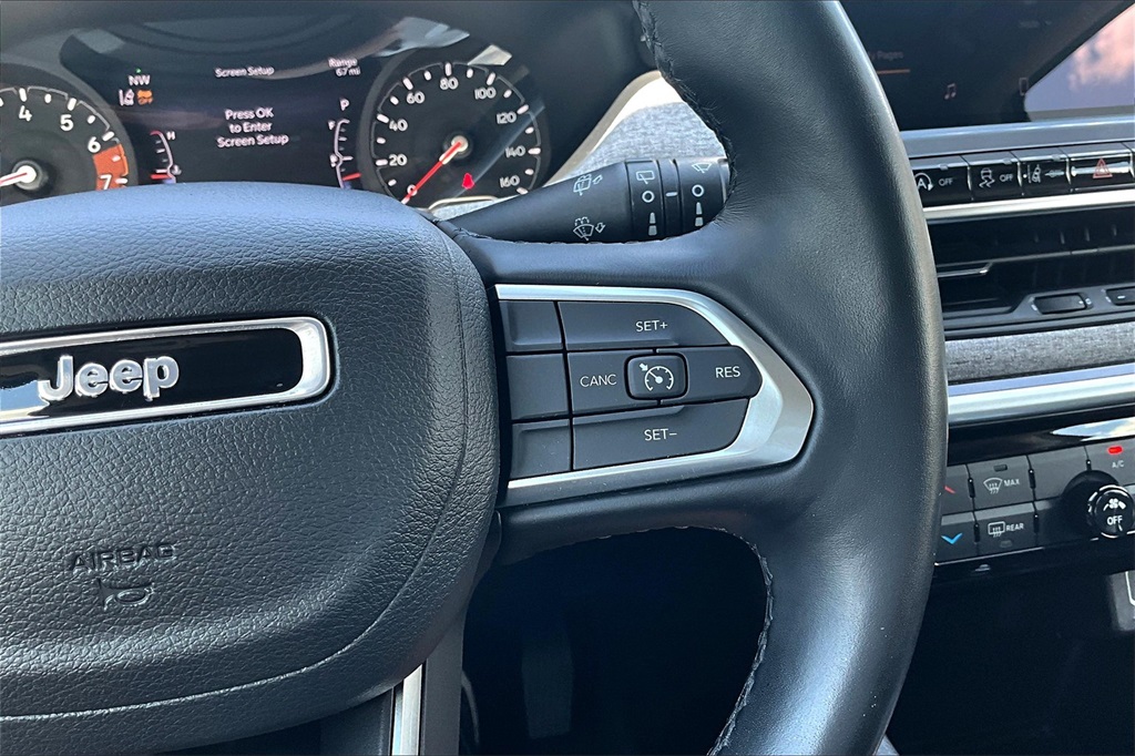 2022 Jeep Compass Latitude Lux photo 19