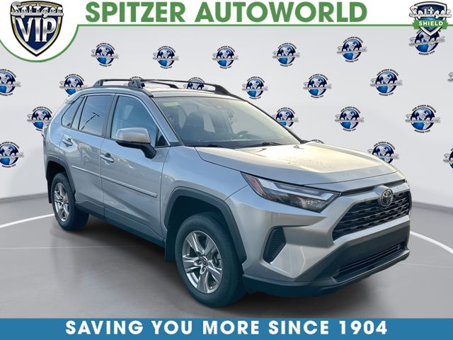 2022 Toyota RAV4 XLE's photo
