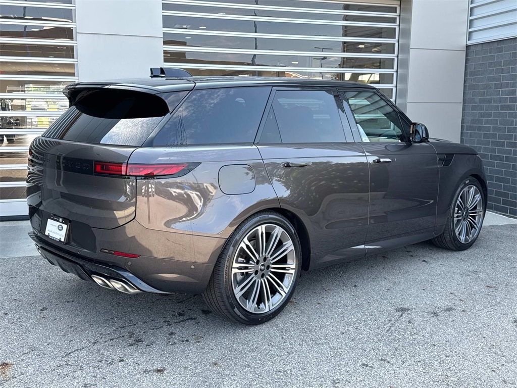 2025 Land Rover Range Rover Sport SE photo 8