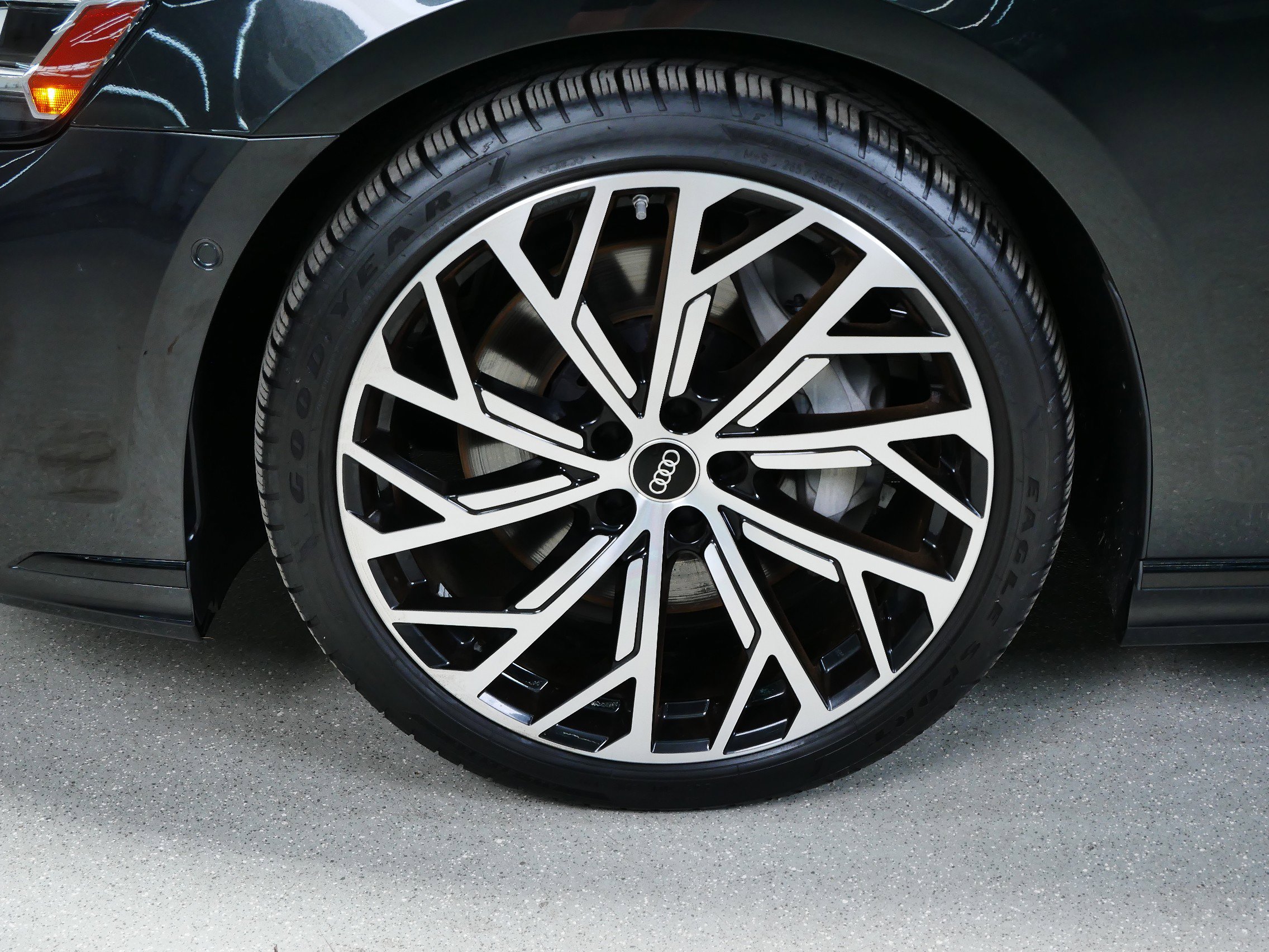 2022 Audi A8 L 55 photo 12