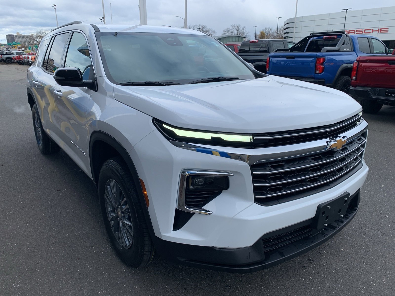 2026 Chevrolet Traverse photo 3
