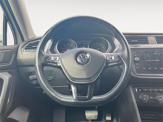 2019 Volkswagen Tiguan SEL R-Line photo 11