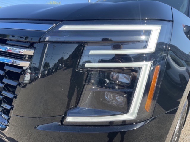 2025 Nissan Armada SV photo 8
