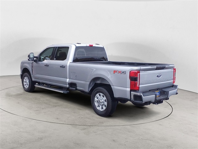 2024 Ford F-350 photo 3