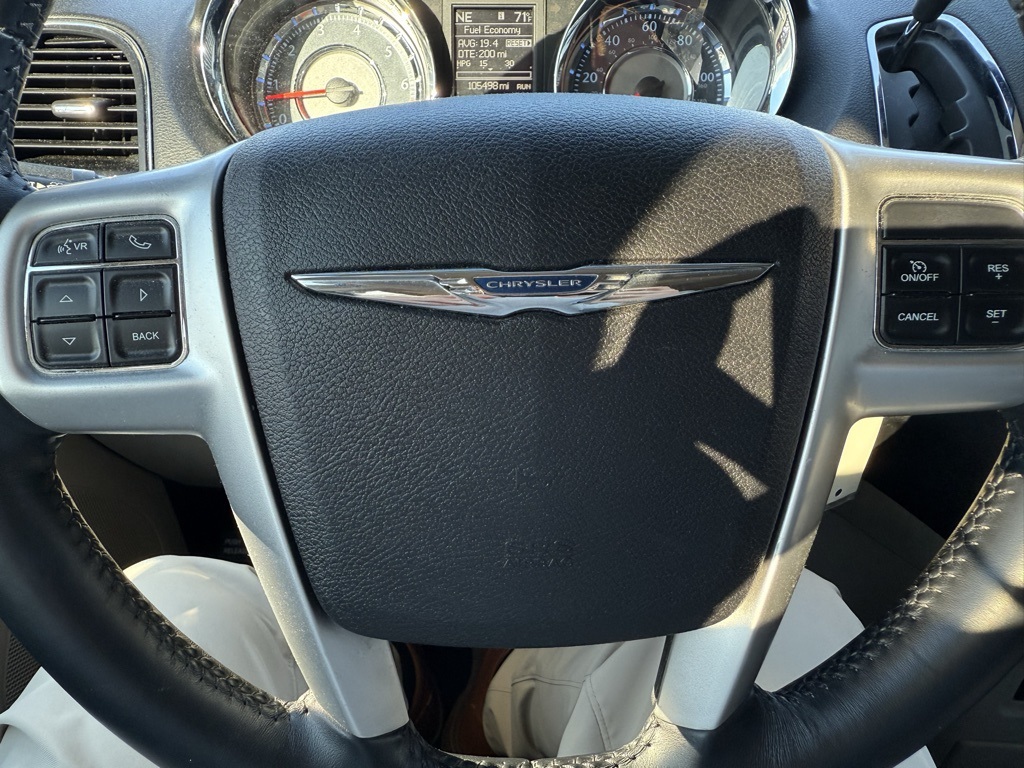 2015 Chrysler Town & Country Touring photo 22