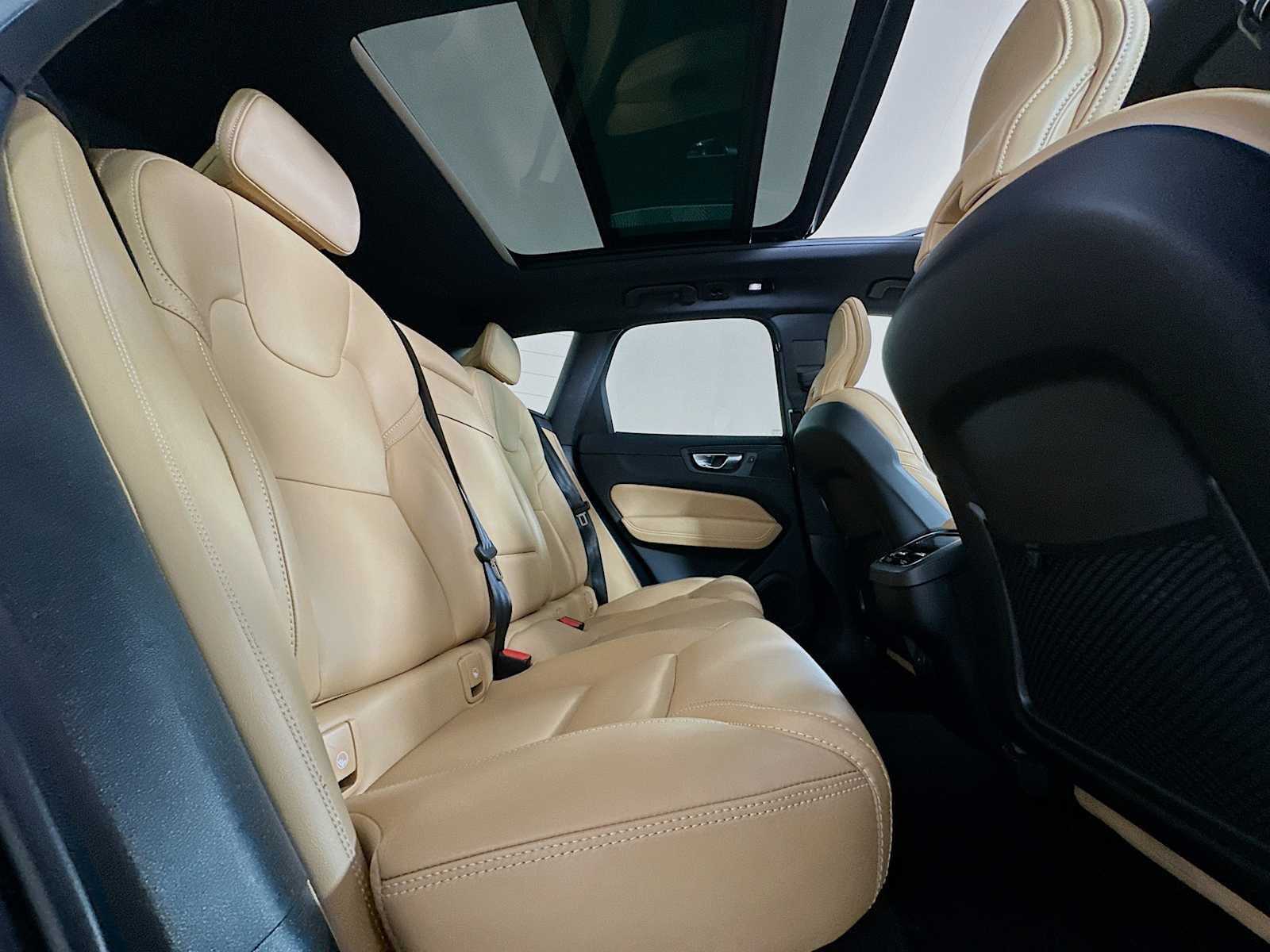 2022 Volvo XC60 Inscription photo 22