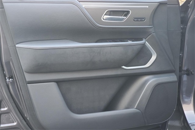 2025 Infiniti QX80 Luxe photo 8