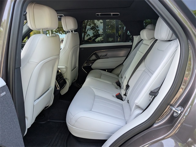 2025 Land Rover Range Rover Sport SE photo 6