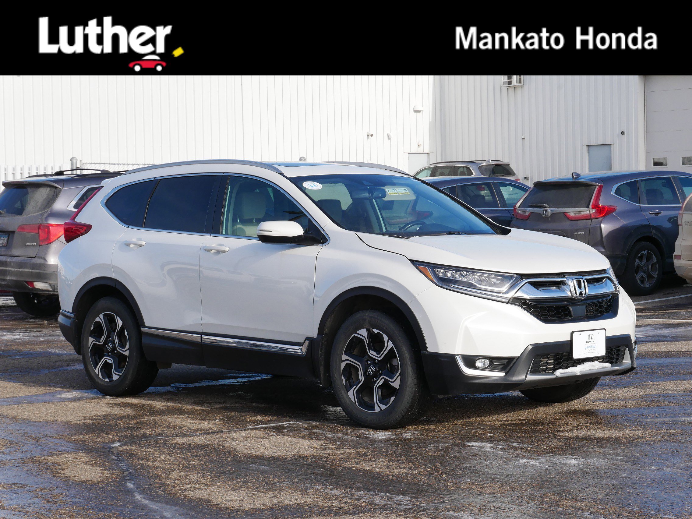 2018 Honda CR-V Touring's photo