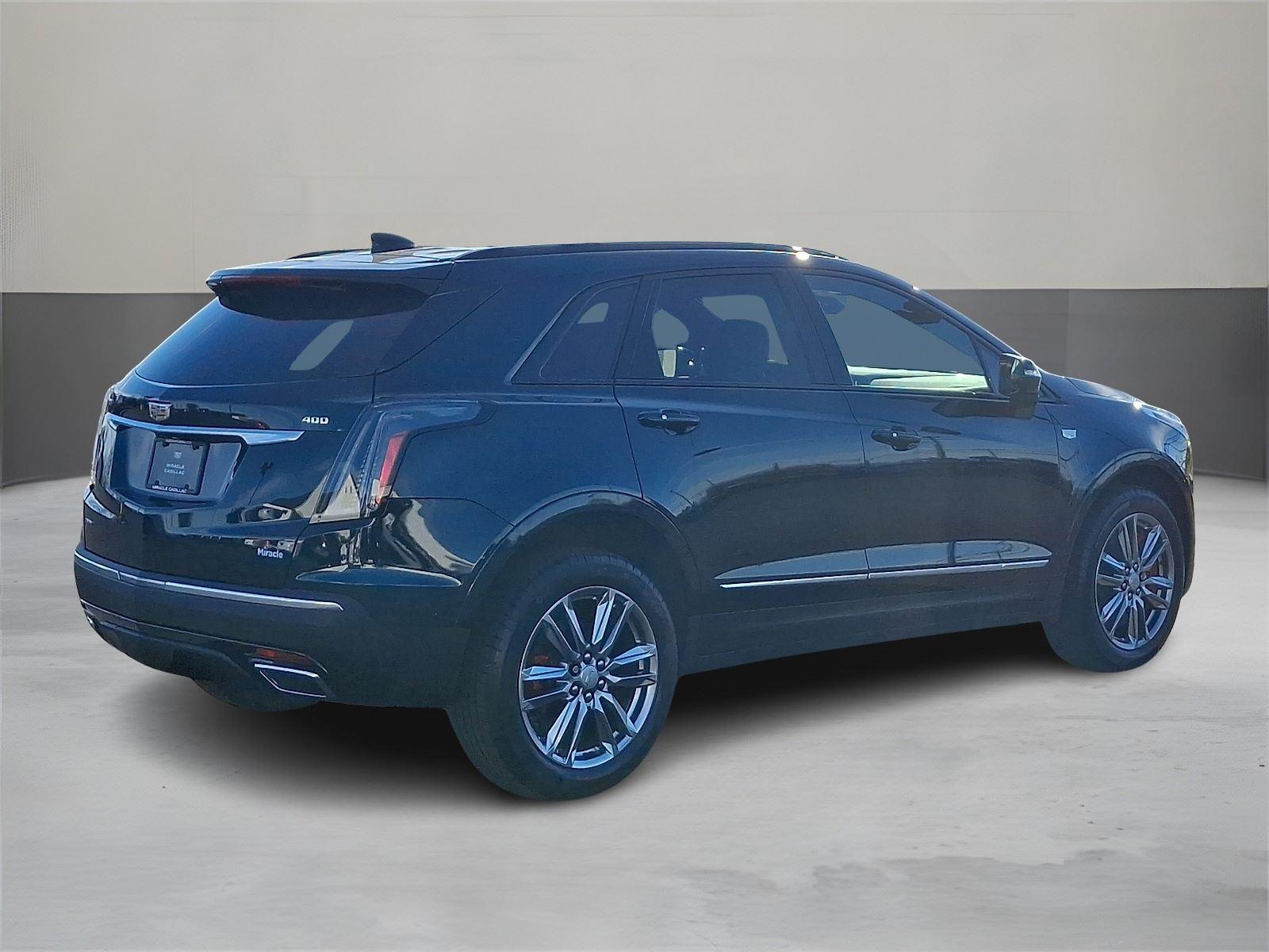 2026 Cadillac XT5 Sport photo 2