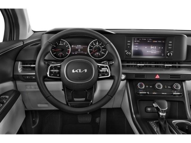 2024 Kia Carnival LX photo 7
