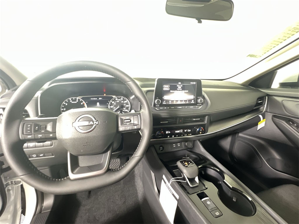 2026 Nissan Rogue SV photo 10